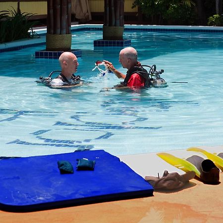 Bolongo Bay Beach Resort All Inclusive 外观 照片